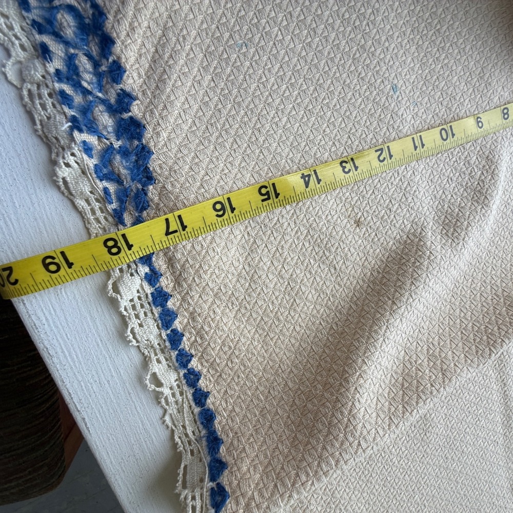 Vintage Hand Embroidered Floral Table Runner Blue White Lace Trim 42 Inch - Picture 10 of 11